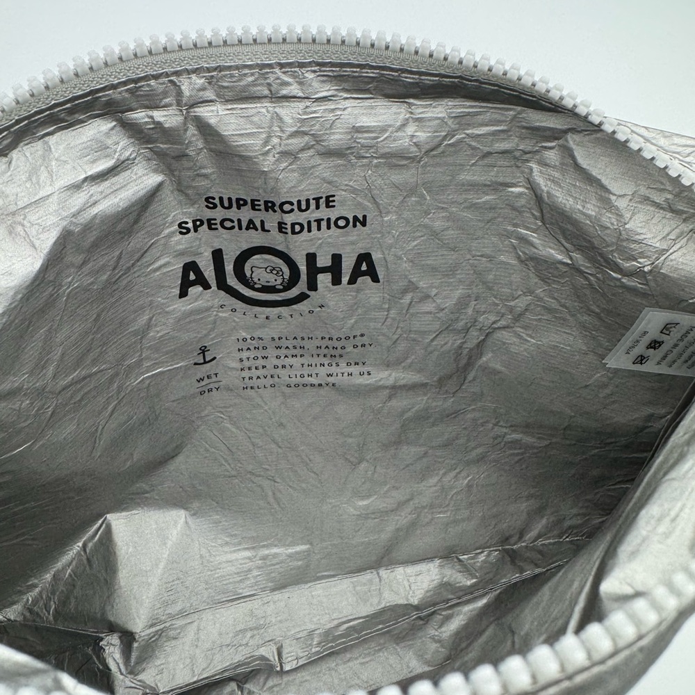 Aloha Collection x Hello Kitty Pouch Set - Picture 5 of 12